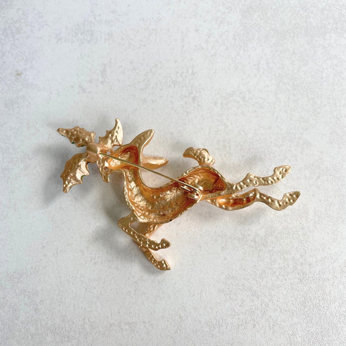 Charming reindeer Holly flower gold pin brooch