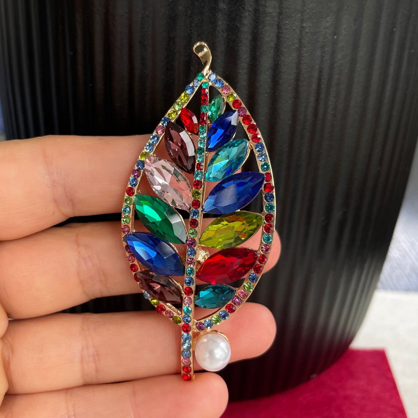 Vintage Style multicolour leaf crystal gold pin brooch