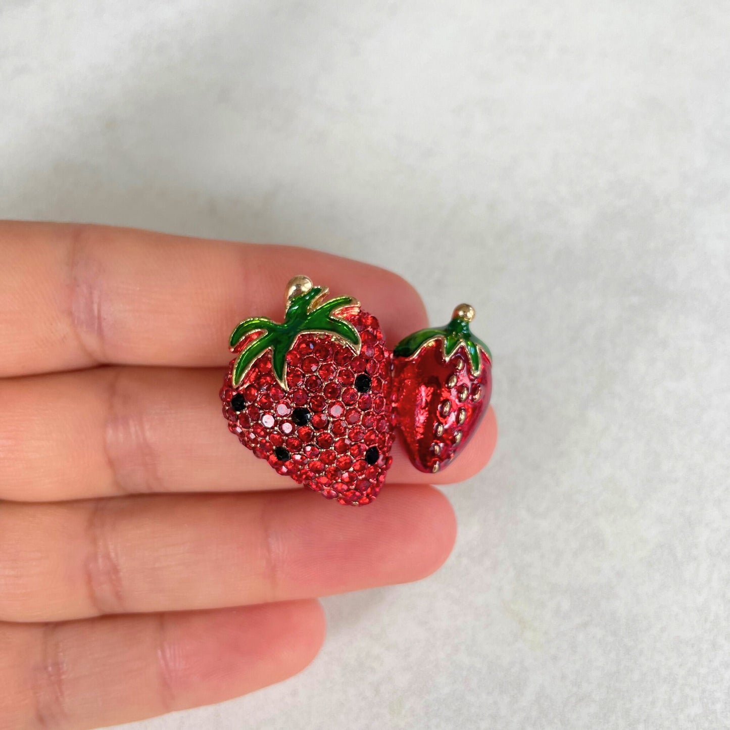 Retro red enamel strawberry gold pin brooch