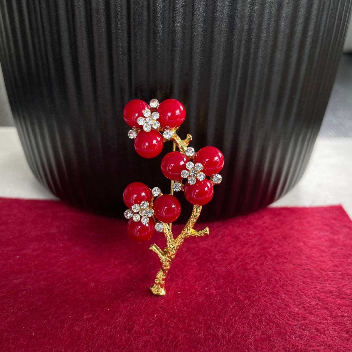 Charming red flower tree branch gold pin brooch