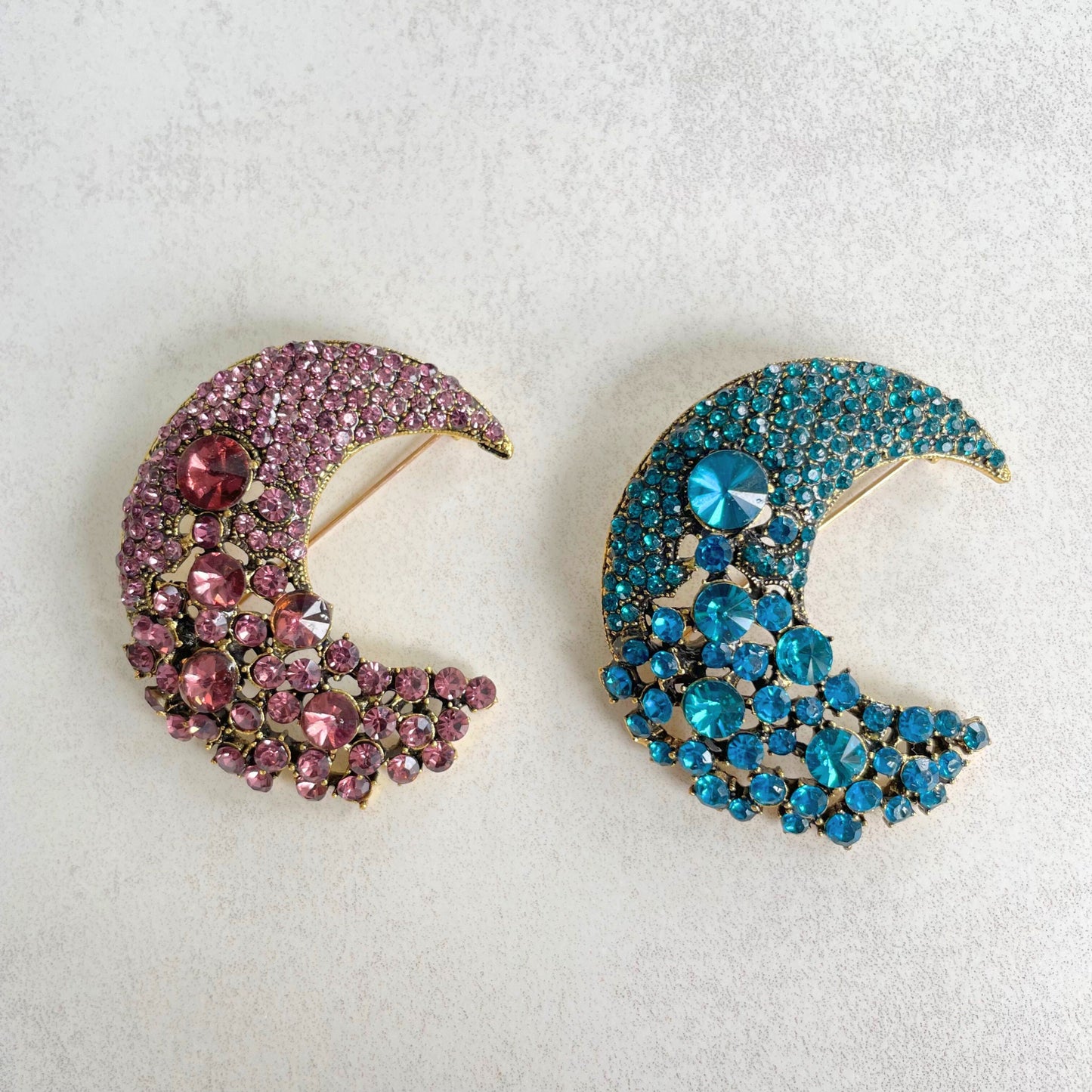 Elegant vintage style blue rhinestone crescent moon gold pin brooch