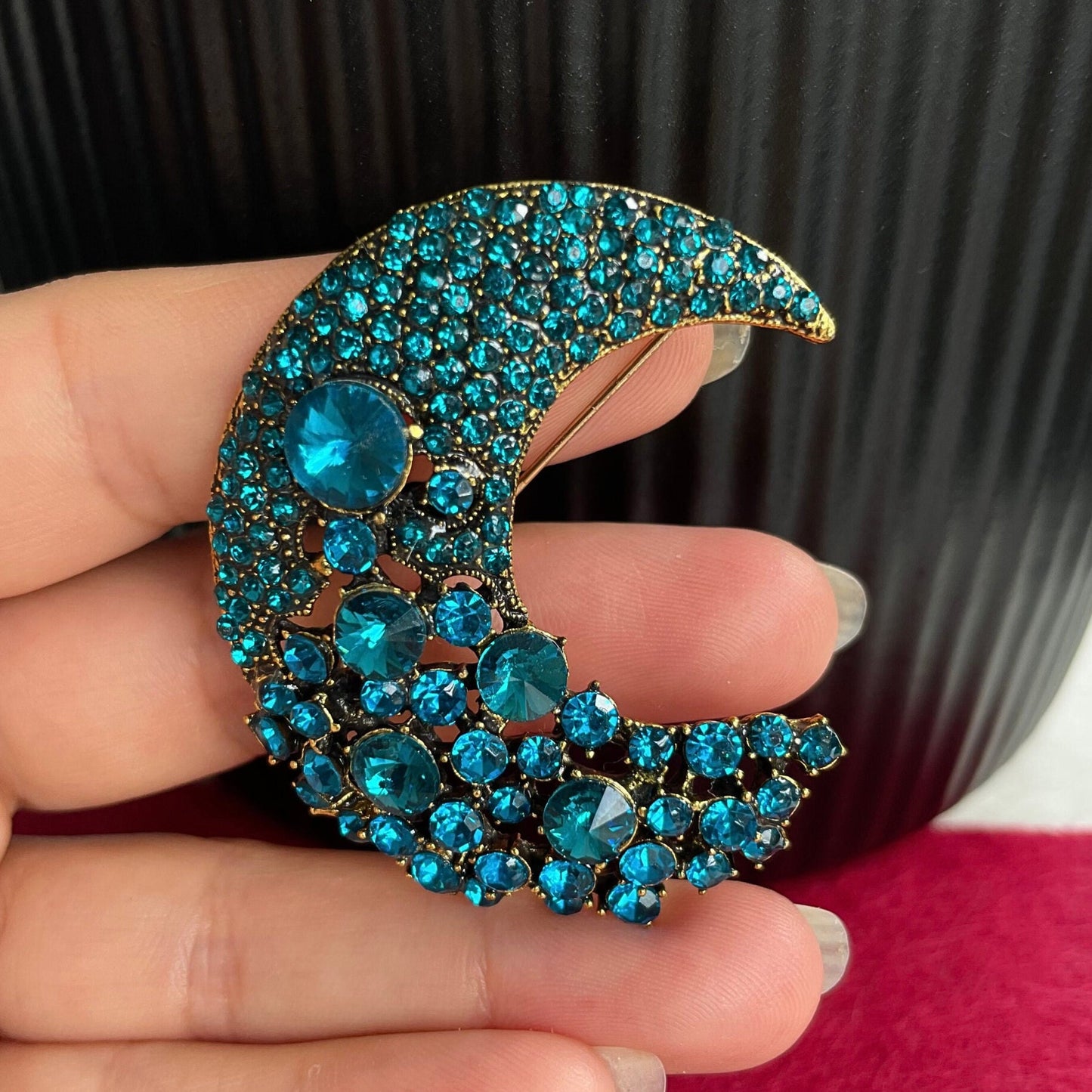 Elegant vintage style blue rhinestone crescent moon gold pin brooch