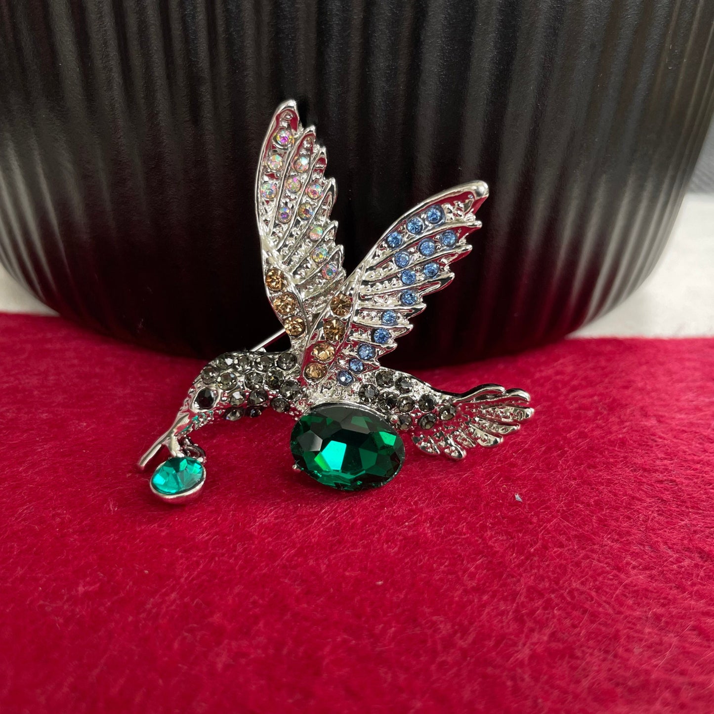 Green emerald Hummingbird silver pin brooch