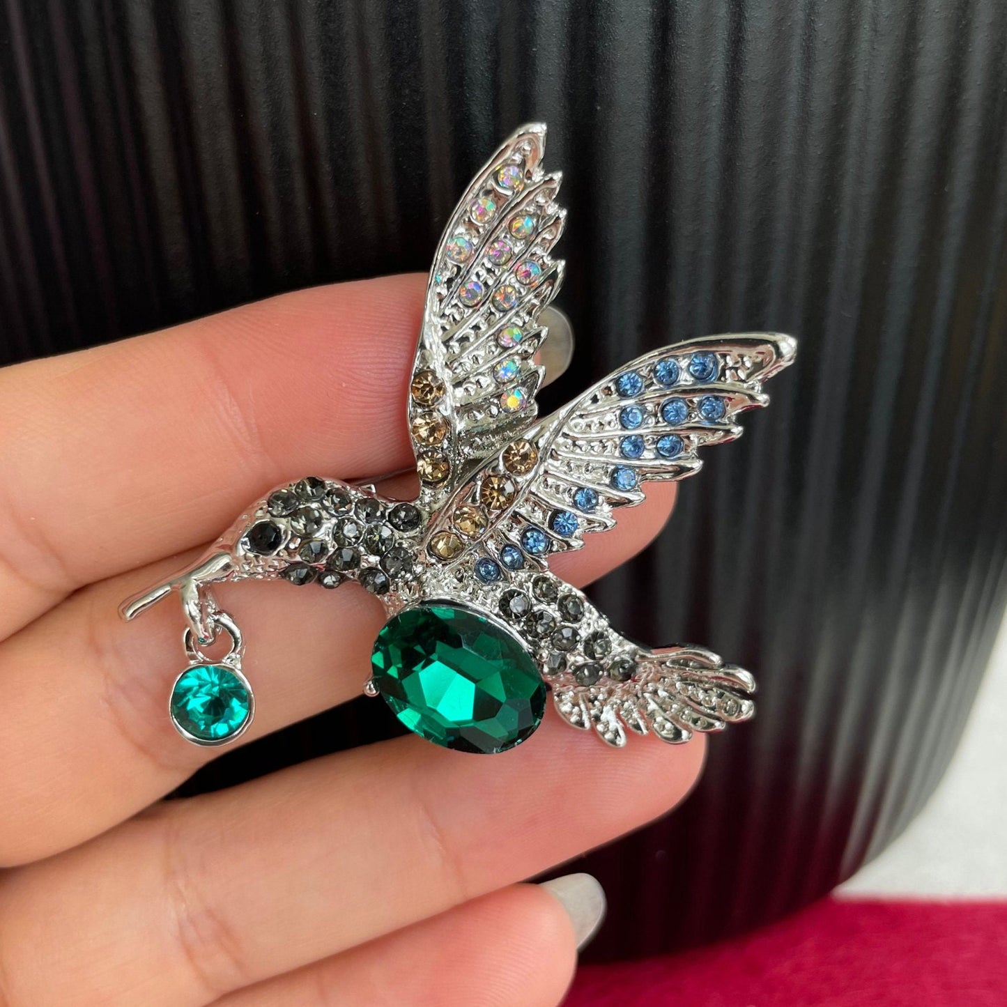 Green emerald Hummingbird silver pin brooch