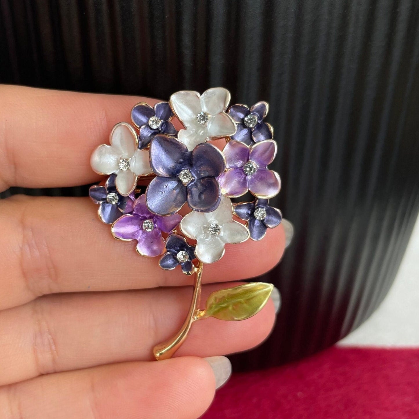 Delicate Lilac flower gold pin brooch