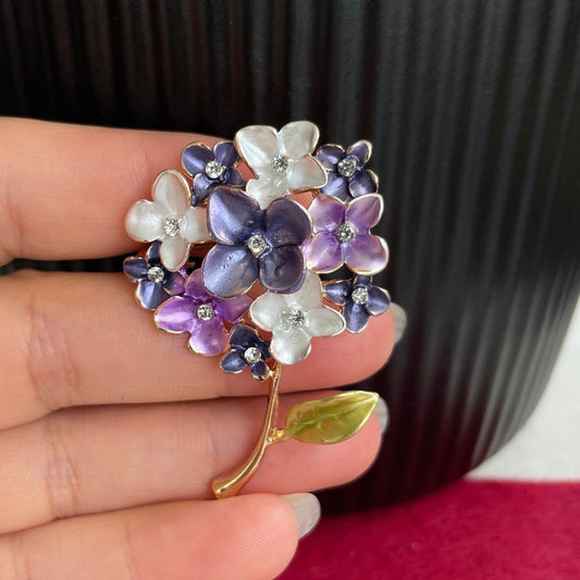 Delicate Lilac flower gold pin brooch