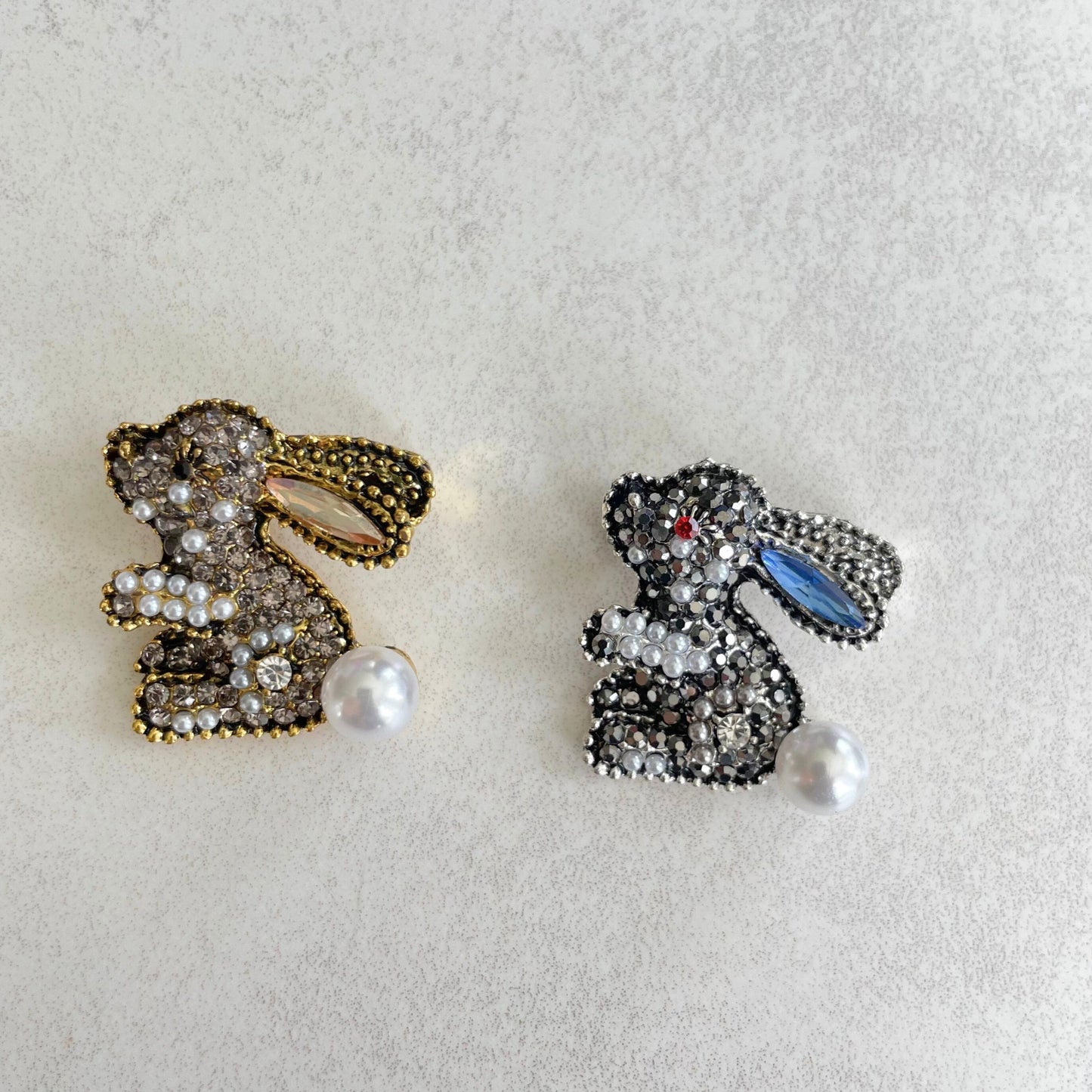 Charming little bunny pearl silver pin brooch