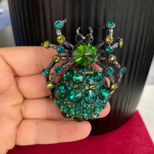 Vintage style green emerald large spider pin brooch