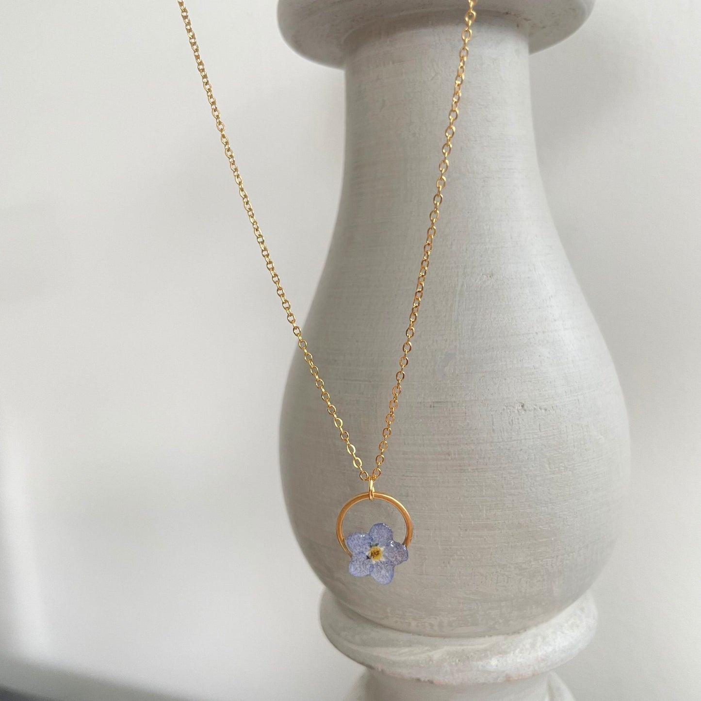 Forget Me Not Small Circle Charm Necklace