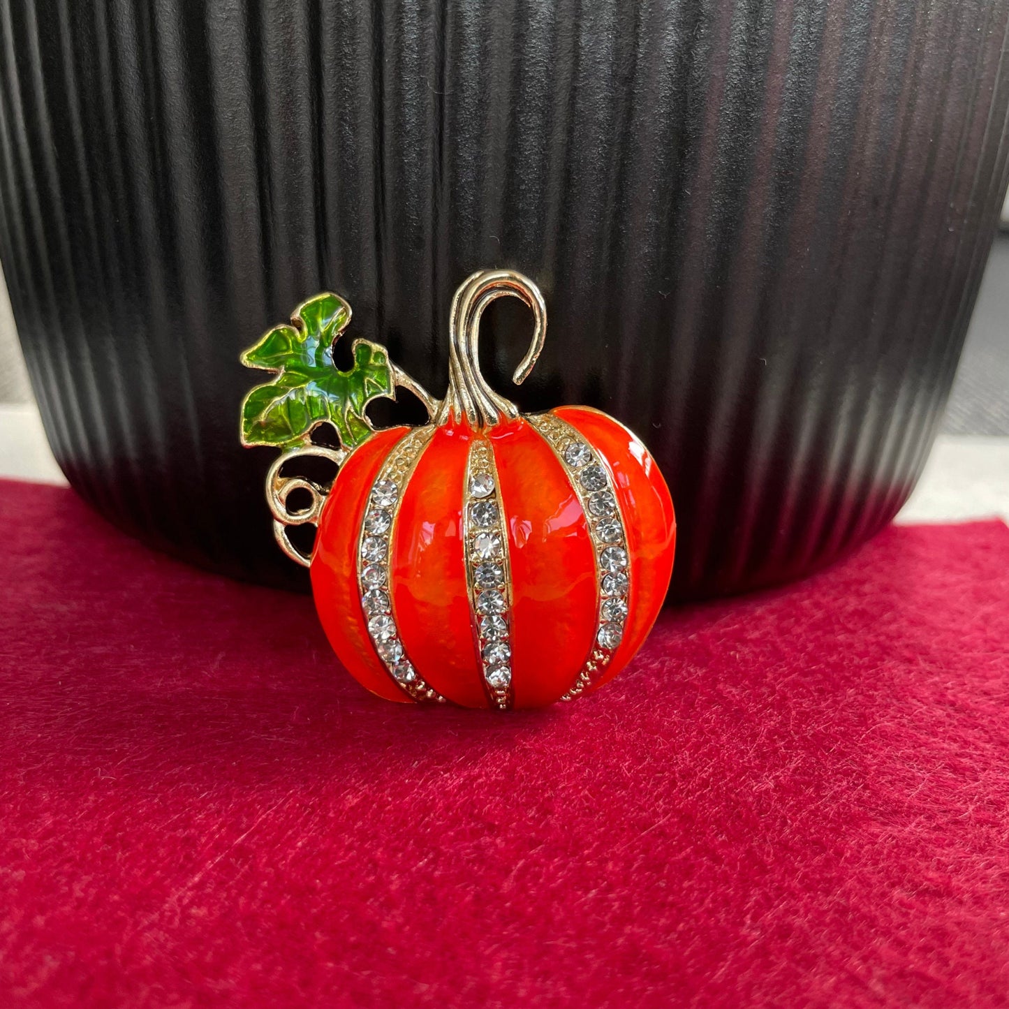 Retro Pumpkin Brooch