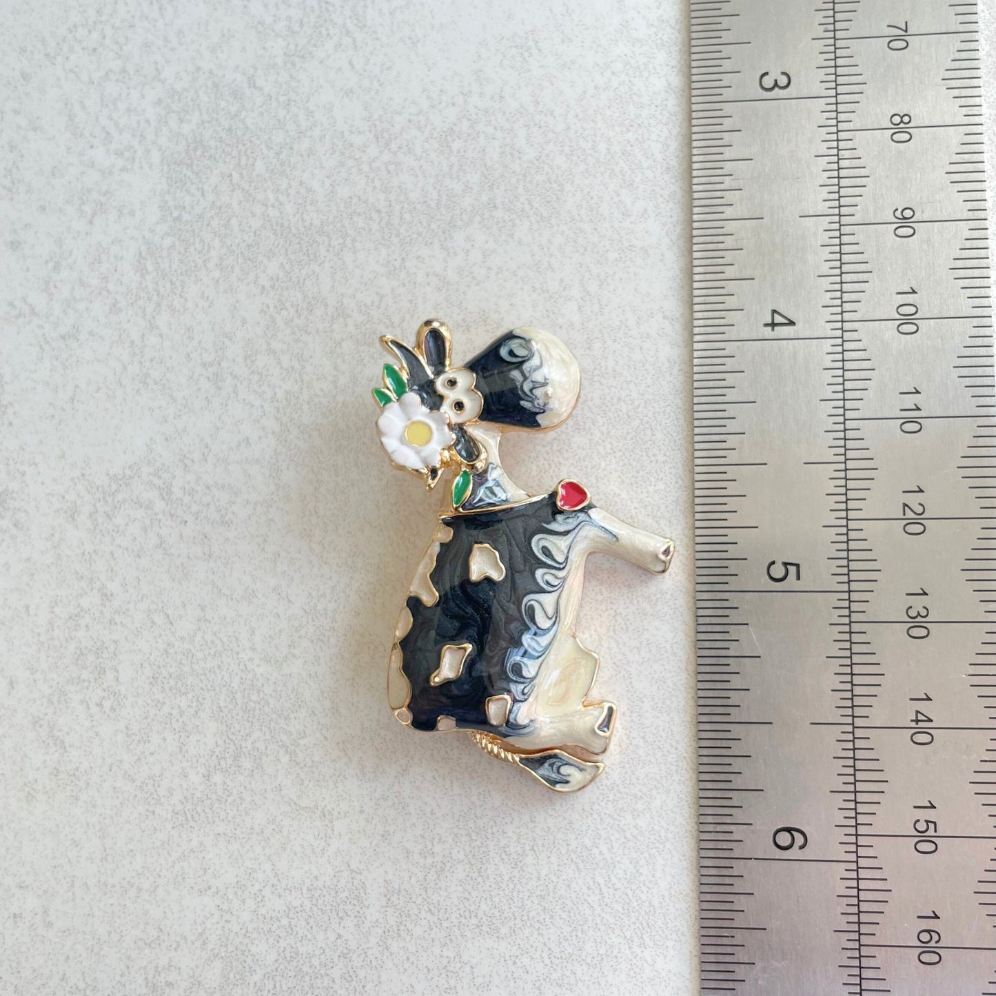 Cute cow daisy flower gold pin brooch