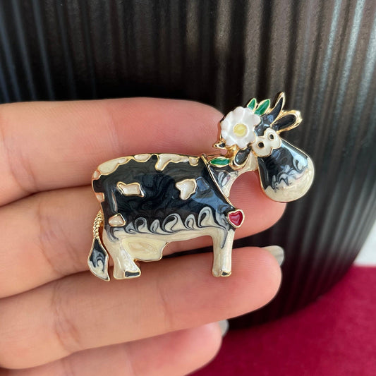 Cute cow daisy flower gold pin brooch