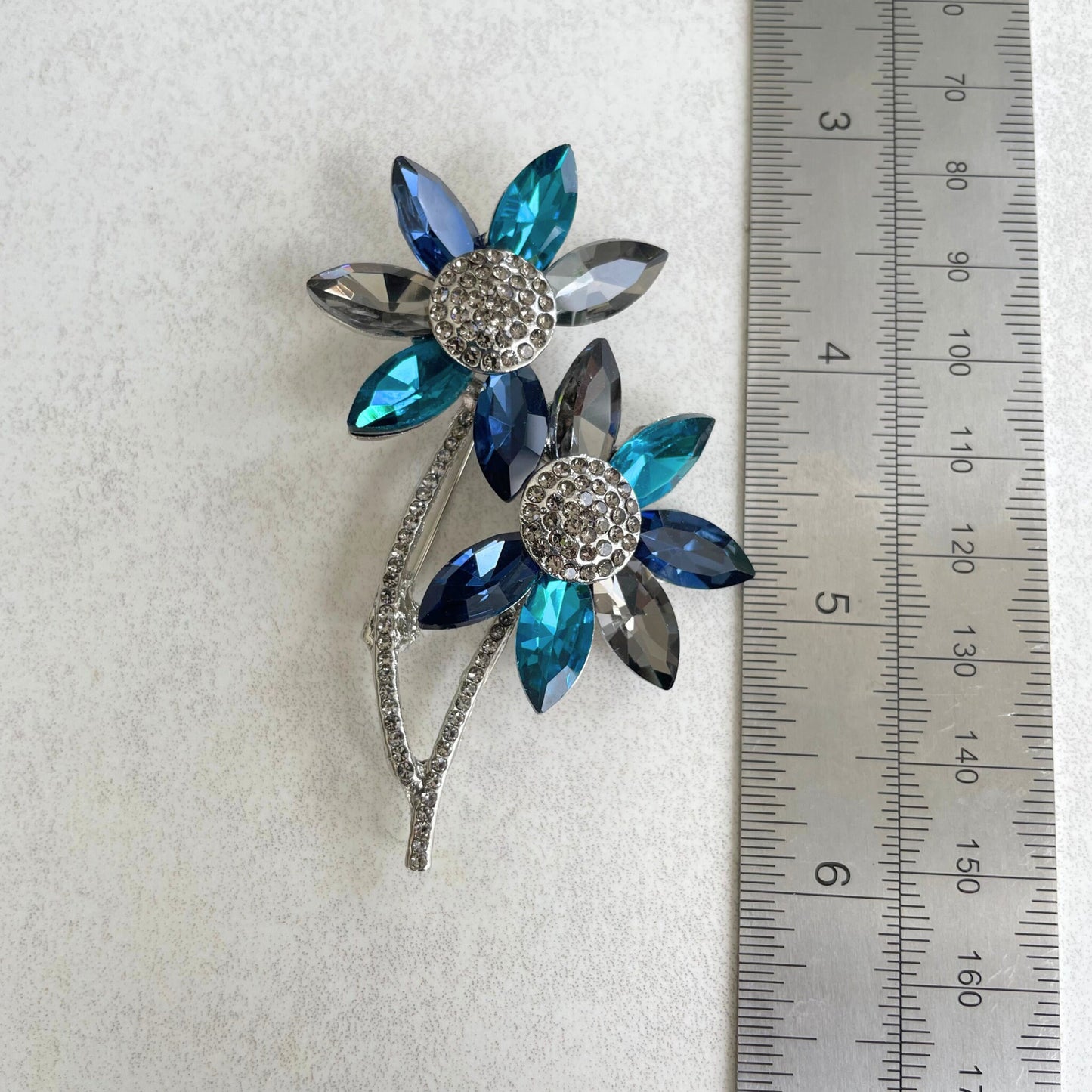 Delicate sunflower pin brooch