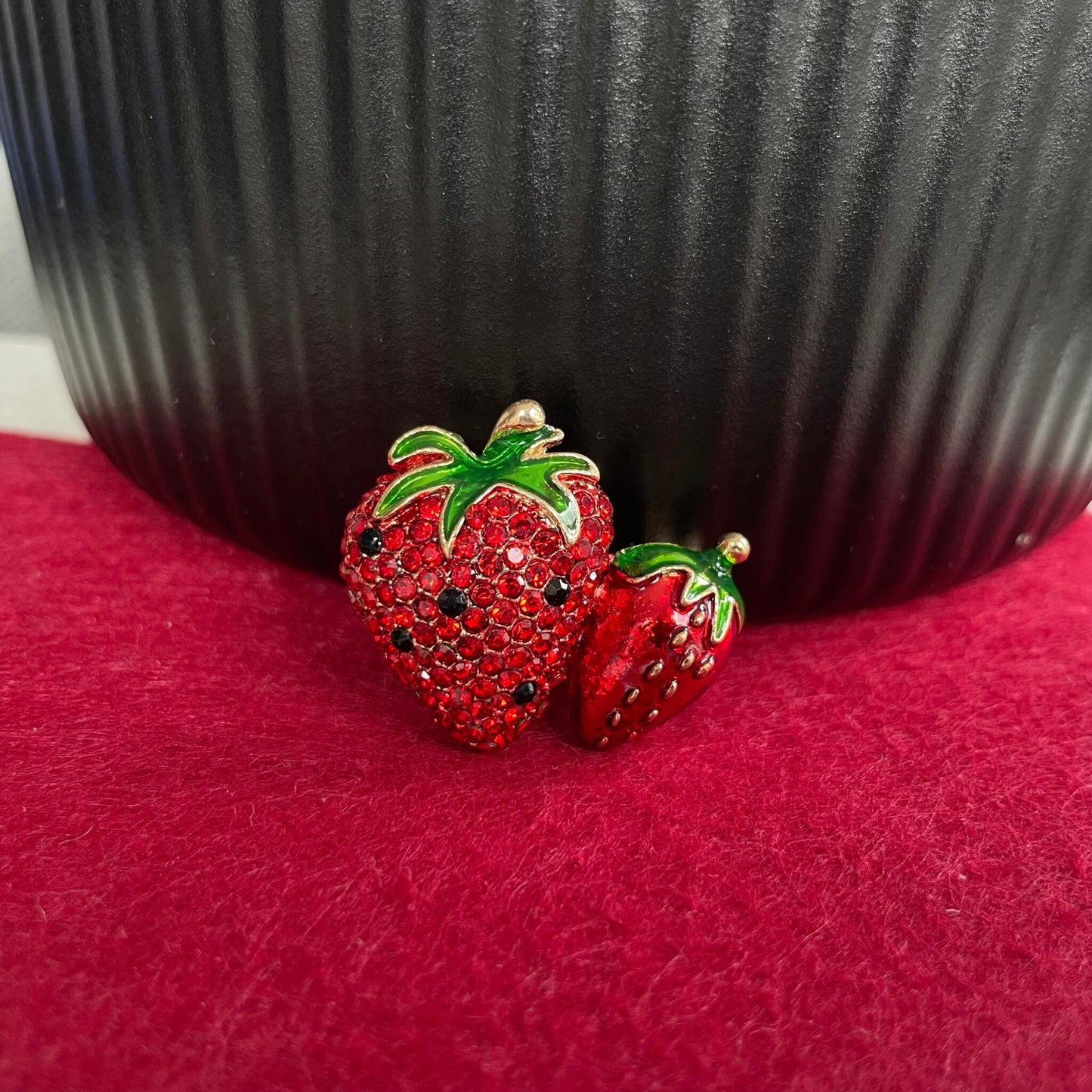 Retro red enamel strawberry gold pin brooch