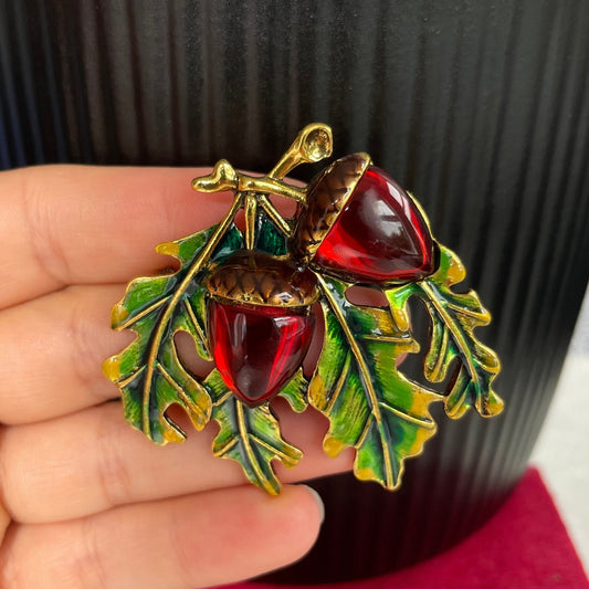 Vintage style amber acorn oak leaf gold pin brooch