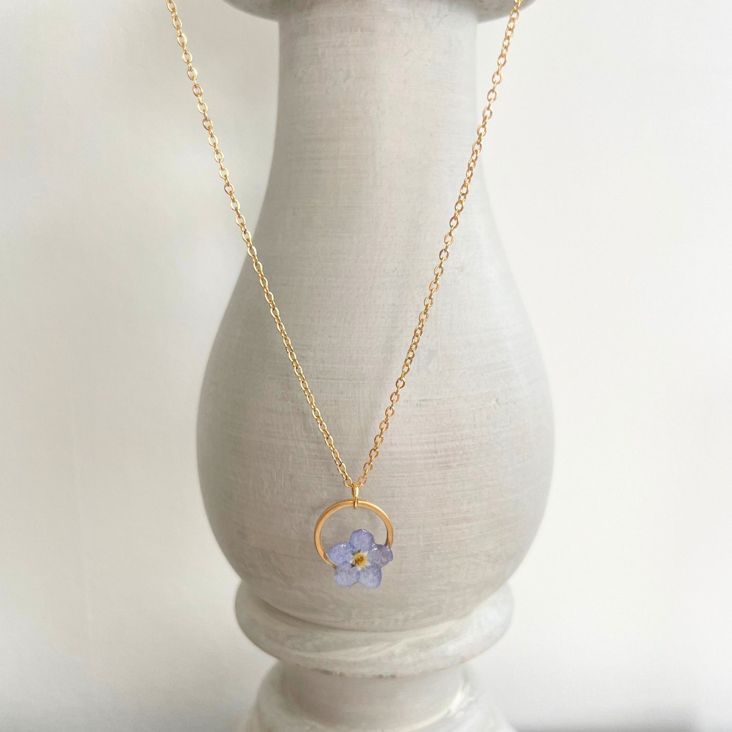 Forget Me Not Small Circle Charm Necklace