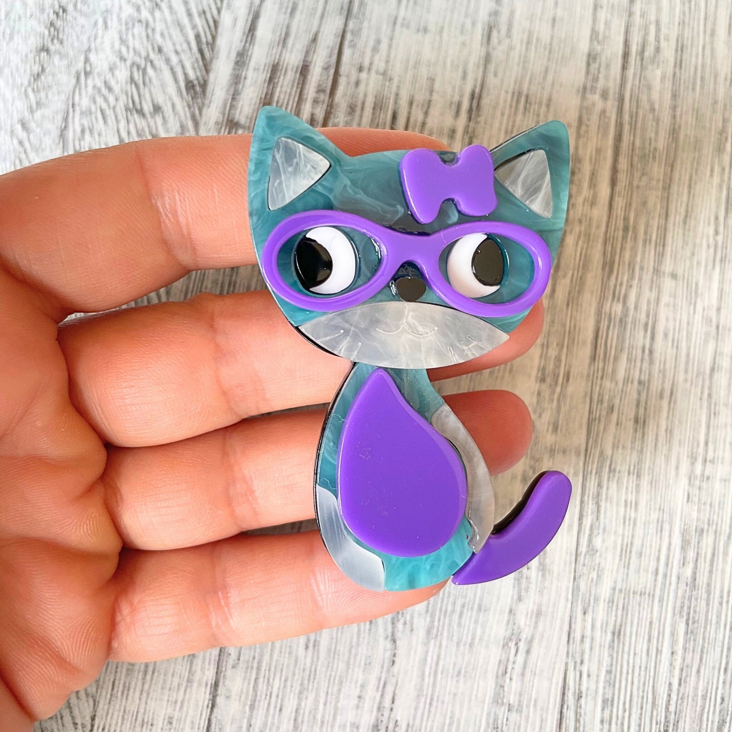 Art Deco charming purple & blue cat acrylic pin brooch