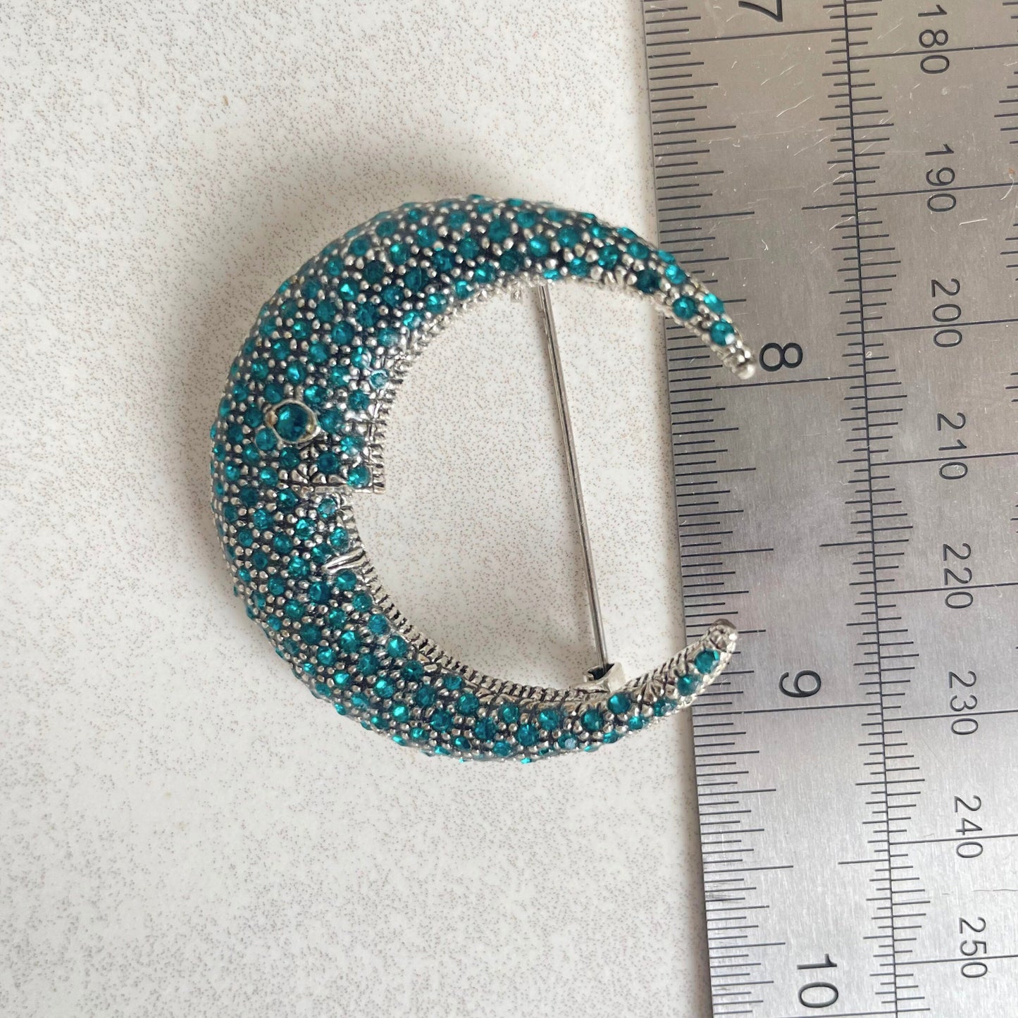 Elegant vintage style blue rhinestone crescent moon silver pin brooch