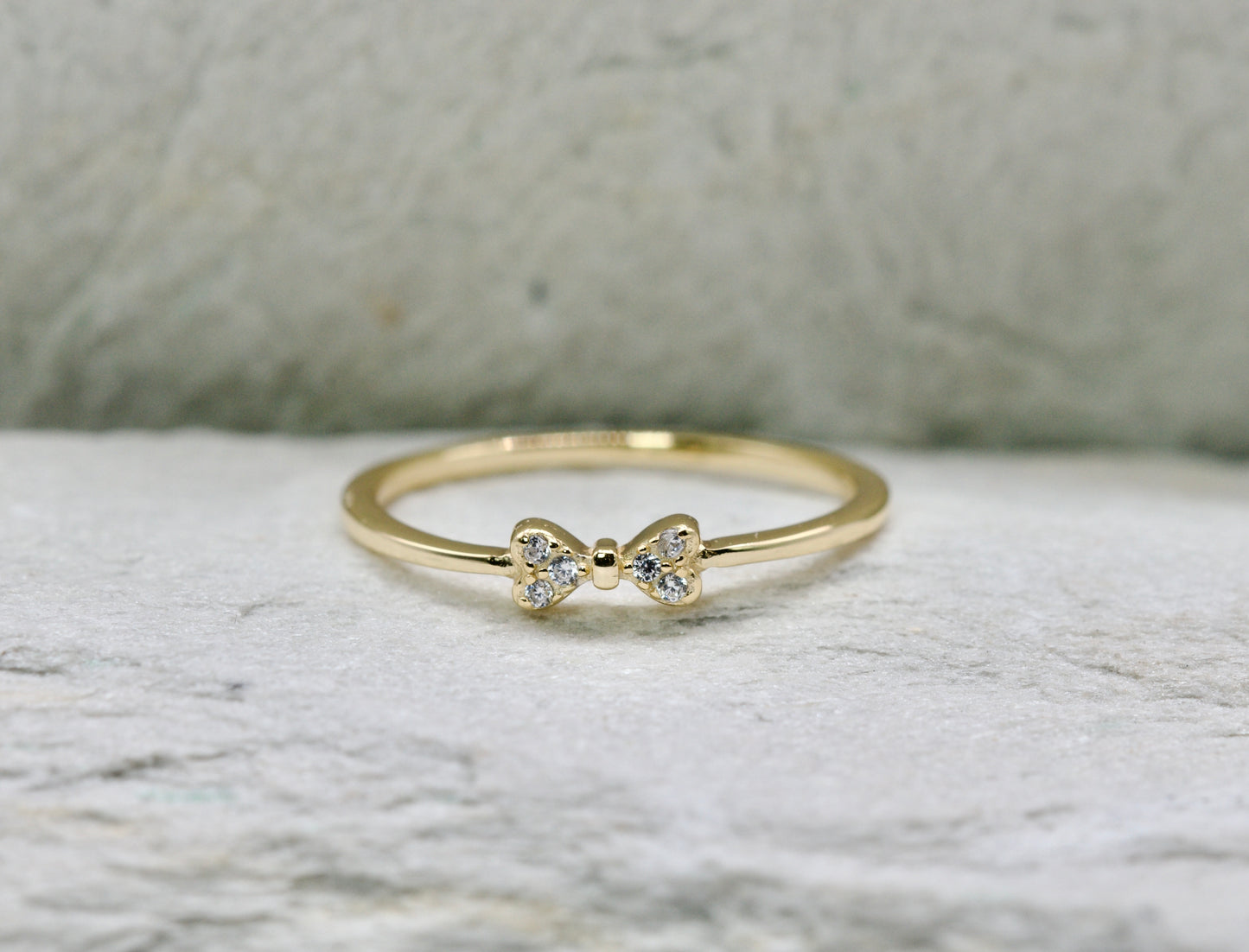 Minimalist Bow Diamonds Gold Ring