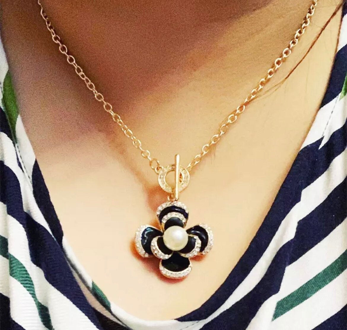 Black & Rose Flower Necklace