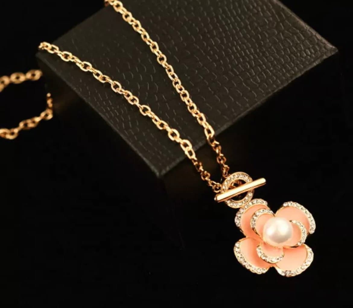 Black & Rose Flower Necklace