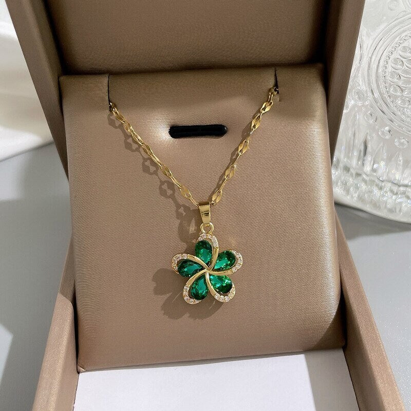 Minimalist Green CZ Flower Pendant Necklace,Green Emerald Clover Pendant Necklace-Delicate Leaf Necklace-Dainty Gold Necklace-Gift For Her