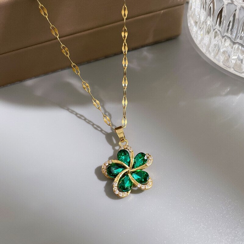 Minimalist Green CZ Flower Pendant Necklace,Green Emerald Clover Pendant Necklace-Delicate Leaf Necklace-Dainty Gold Necklace-Gift For Her