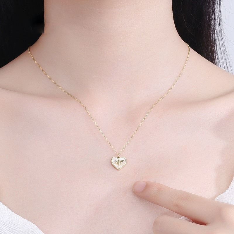 Dainty 925 Sterling Silver Heart Shaped Pendent Necklace,Bee Pendant,Bumblebee Necklace,Minimalist Gold Heart Necklace,Small Heart Pendent