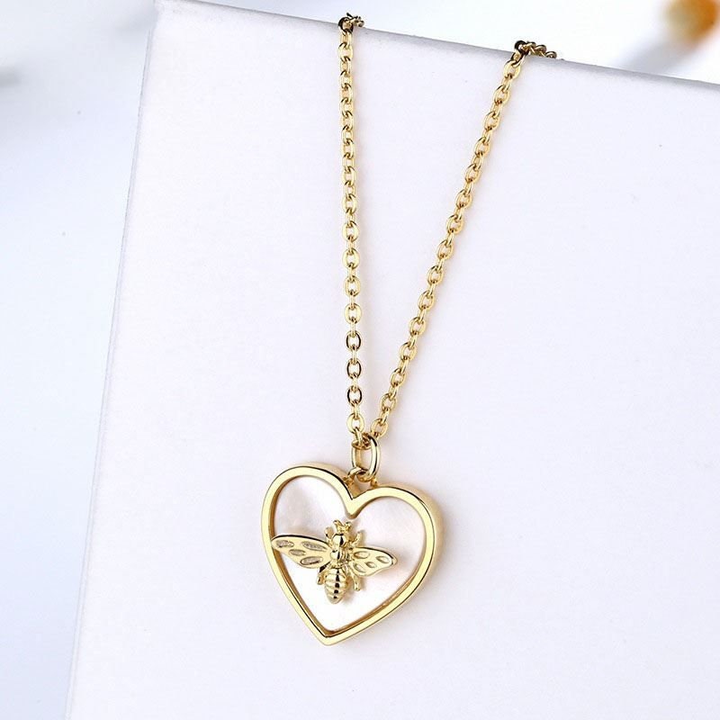 Dainty 925 Sterling Silver Heart Shaped Pendent Necklace,Bee Pendant,Bumblebee Necklace,Minimalist Gold Heart Necklace,Small Heart Pendent