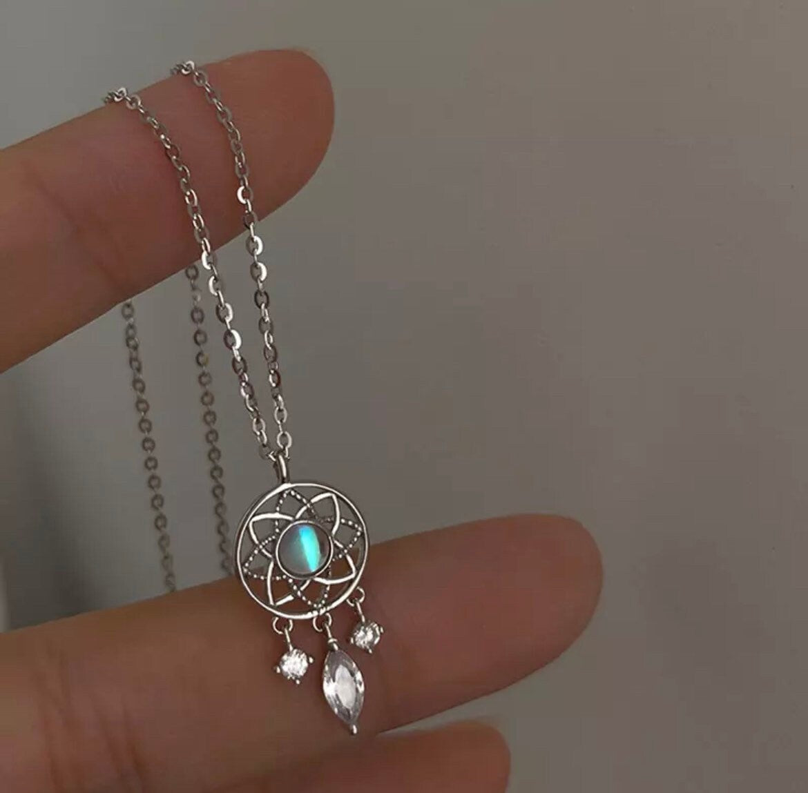 Minimalist Silver Dream Catcher Moonstone Pendent Necklace For Women,Personality,Crystal Blue Stone,Geometric Necklace,Luxury Jewellery