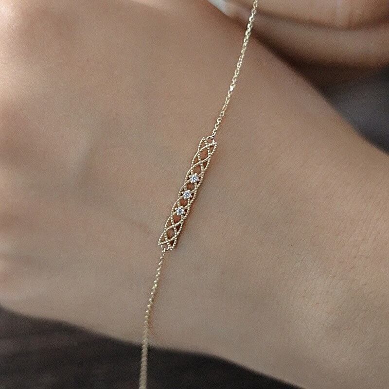 BLAKE Minimalist Curb Chain Bracelet 14K – La Nadia Jewels