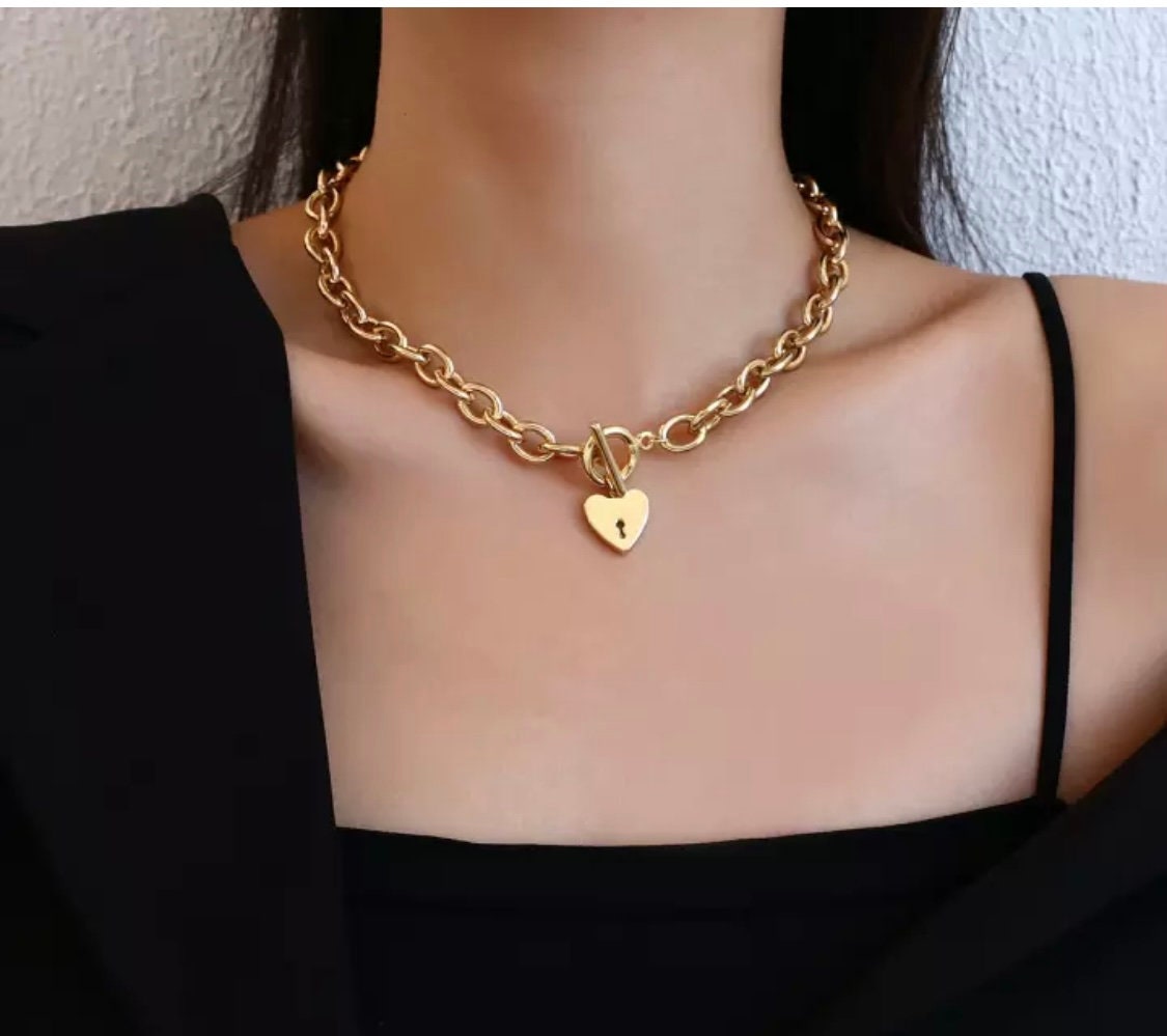 Dainty Heart Shaped Pendant Necklace,Chunky Gold Chain,Large Rolo Chain Necklace ,Gold Necklace,Heart Necklace,Choker Necklace,Gift For Her