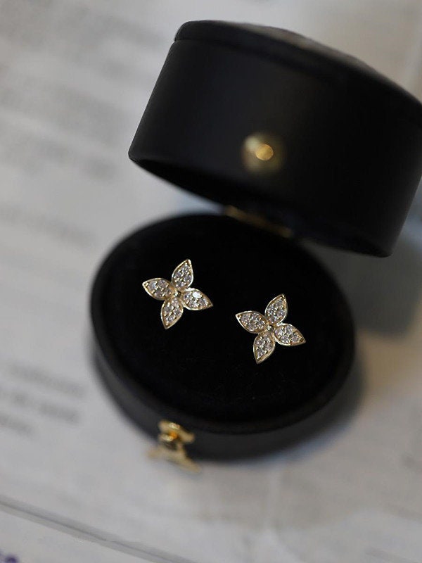 Flower CZ Stud Earrings-Tiny CZ Earrings-Minimalist Flower Stud-Dainty Stud Earrings-Gold Flower Stud Earrings-Stud Earrings Sterling Silver