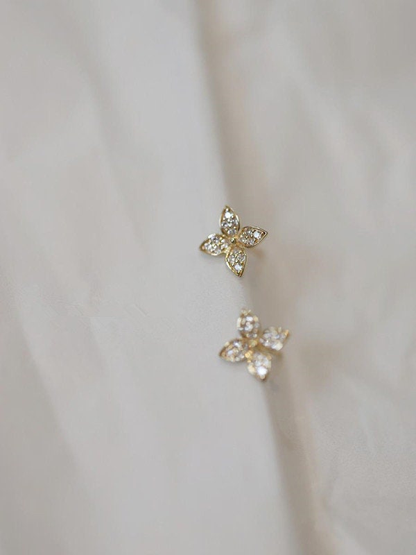 Flower CZ Stud Earrings-Tiny CZ Earrings-Minimalist Flower Stud-Dainty Stud Earrings-Gold Flower Stud Earrings-Stud Earrings Sterling Silver