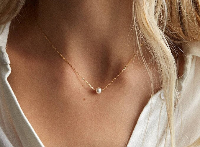 14k Gold Pearl Charm Necklace- Minimalist Gold Necklace- Delicate pearl Pendant Necklace- Dainty Thin Chain Necklace- Layering Necklace