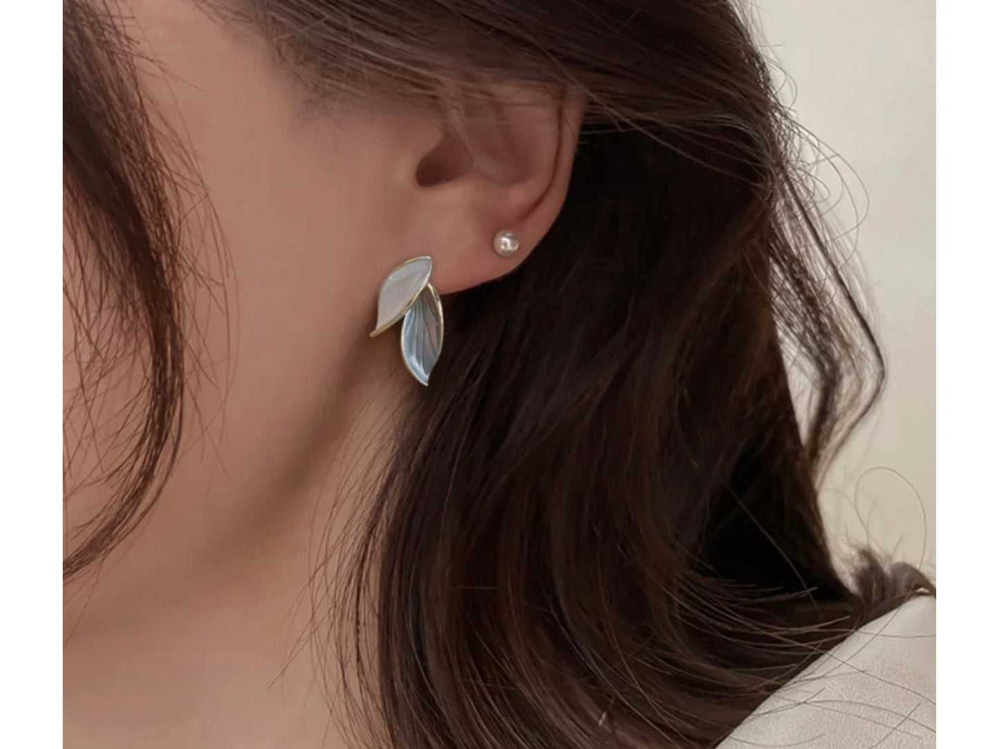 Elegance in Blue and White: Delicate Leaf Stud Earrings