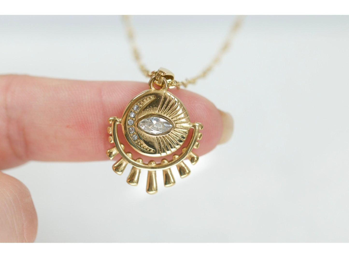 Eye Pendent Necklace