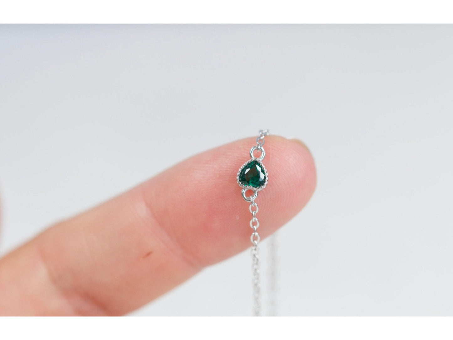 MinimalistTiny Green Emerald Heart Bracelet