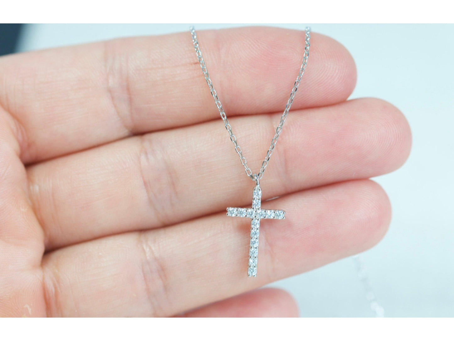 Dimond Cross Pendent Necklace