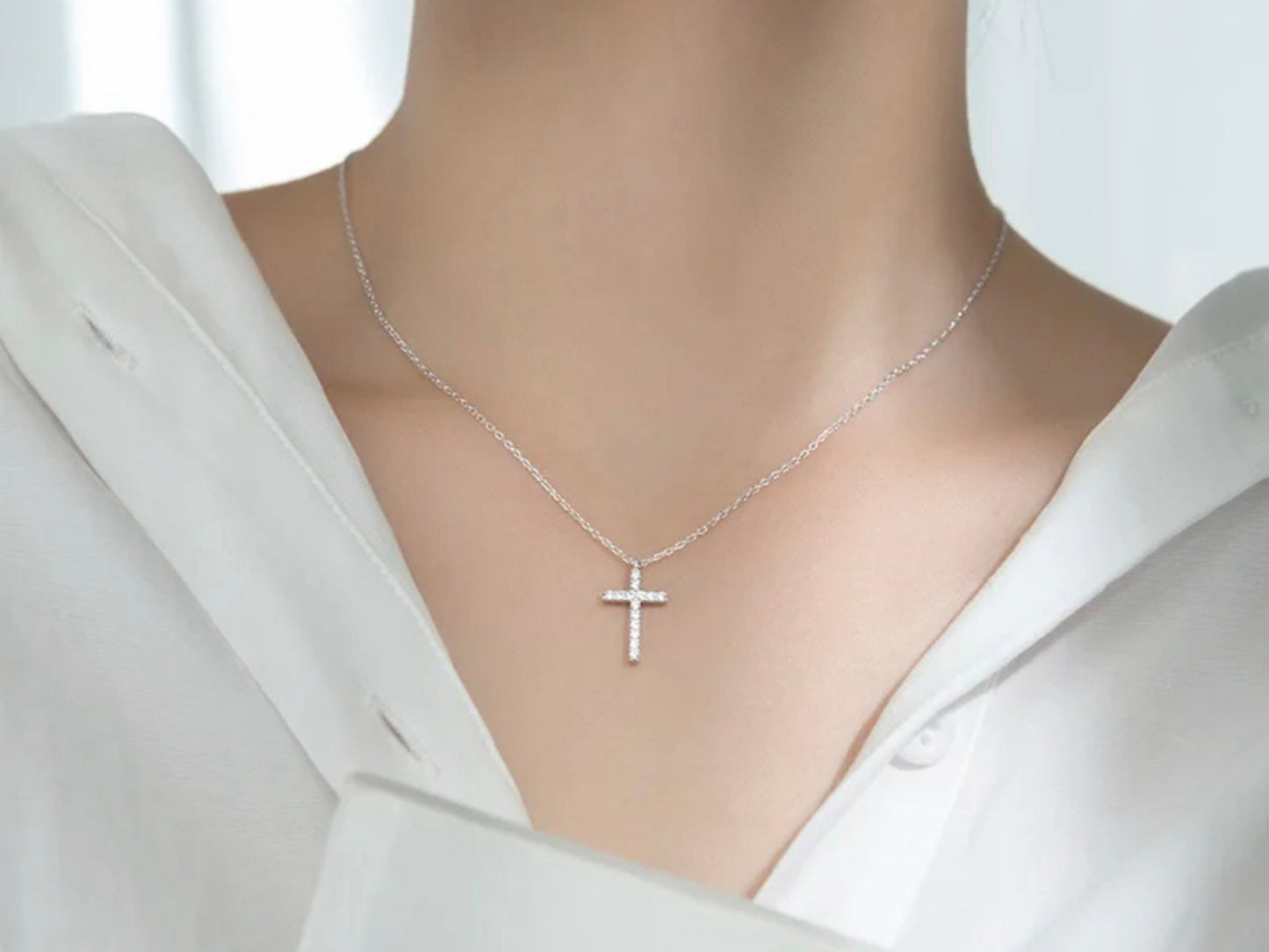 Dimond Cross Pendent Necklace