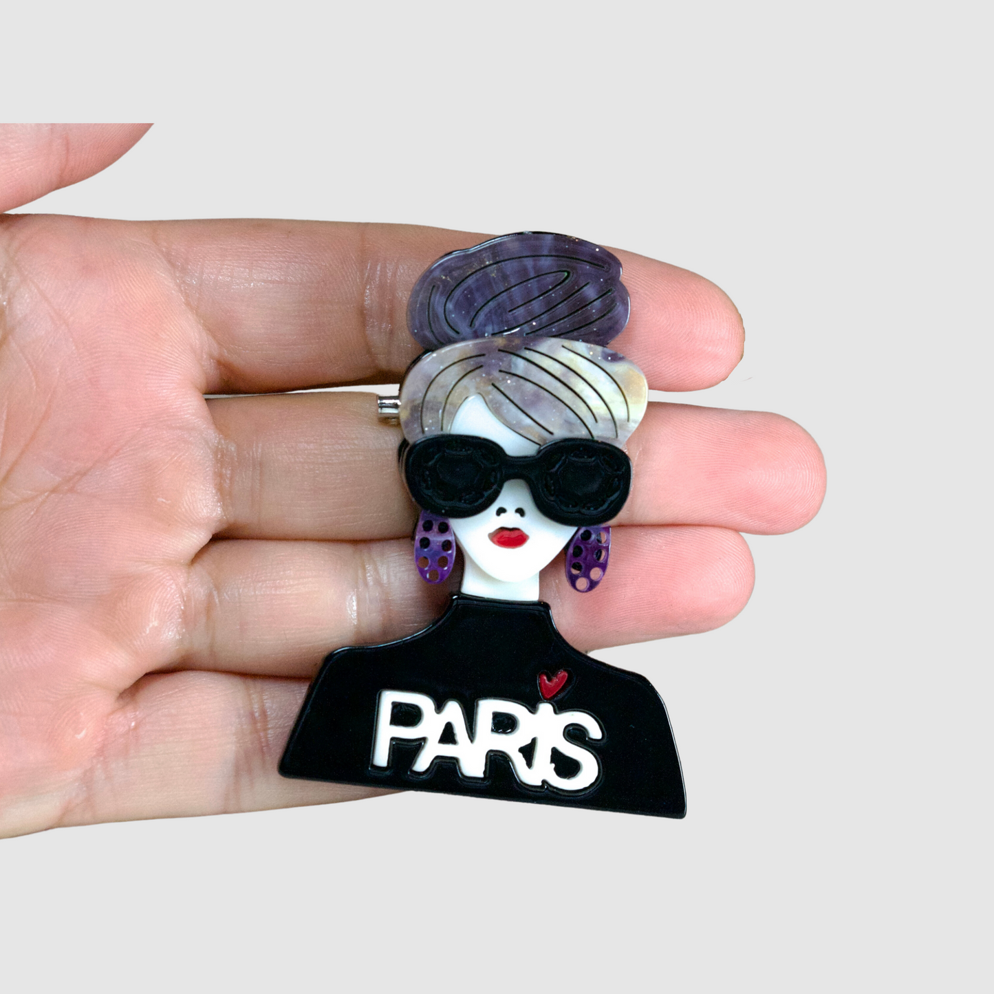 Elegant Modern Lady With Oversized Sunglasses Pin Brooch
